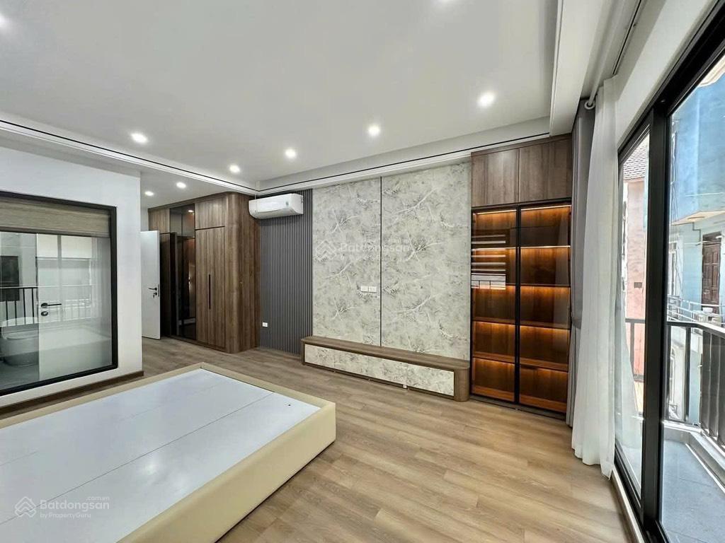 7 tầng thang máy nhà mới koong full nội thất trung tâm ngọc thuỵ ngõ thông tđc. 10.5 tỷ
