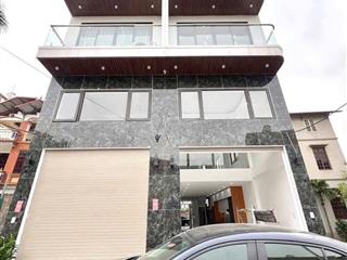 Cho thuê nhà xây mới thang máy tại long biên  nguyễn văn linh thạch bàn  gần chợ đồng dinh