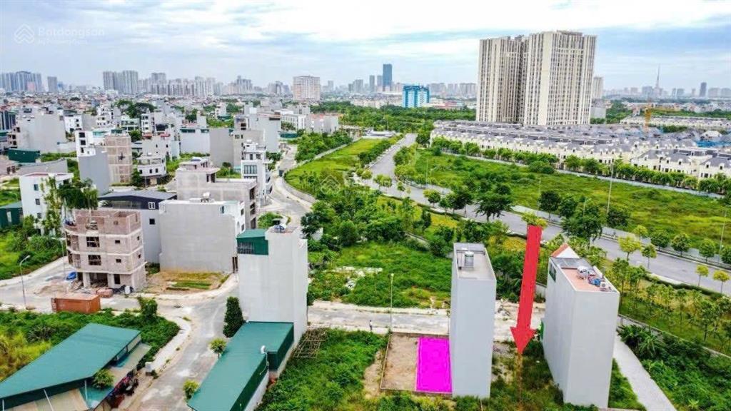Em bán lô đất dịch vụ 136m2 hướng đông nam view công viên giá đầu tư