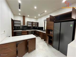 Cho thuê biệt thự vip khu lakeside, full nội thất cao cấp, giá tốt nhất thị trường hiện nay