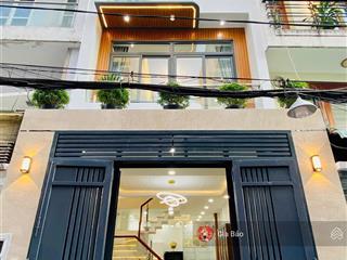 Duy nhất căn nhà 56m2 đường tôn đản phường 15 quận 4. giá 2tỷ750 triệu. sổ riêng, hẻm xe hơi 6m