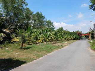 Chính chủ bán đất ngang 14 mét chưa qua đầu tư mặt tiền kênh có vỉa hè sân vườn rộng lớn giảm mạnh
