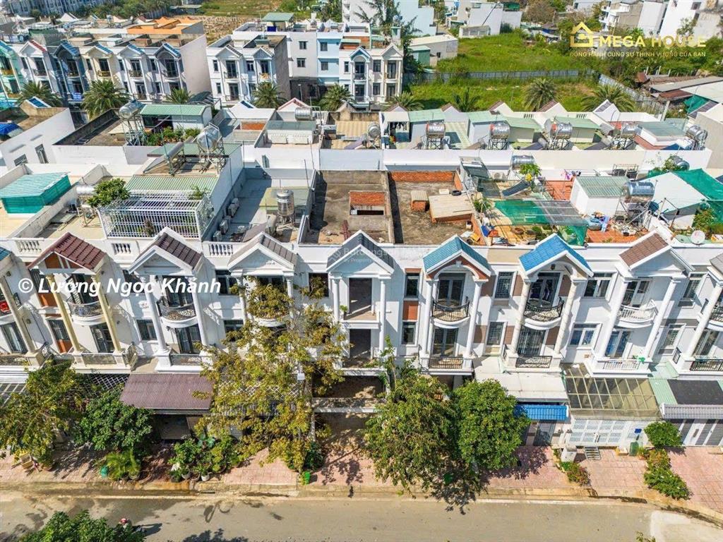 Đất biệt thự nhà vườn 870m2 có 200m2 thổ cư giá 18tỷ5