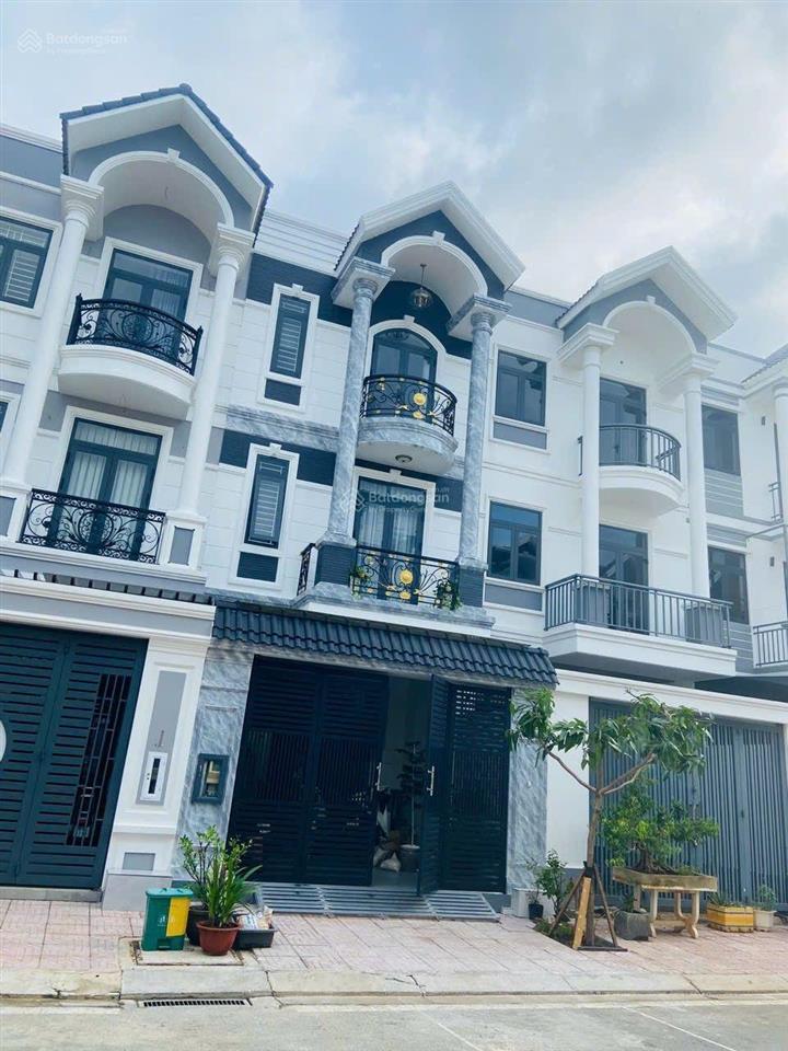 Nhà phố centana 100m2 1tr ,2lau gia 9ty5