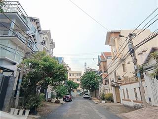 Bán nhà 4 tầng  ngang 4m  hoàn công đủ  4pn  sân thượng  ngay nguyễn văn quỳ quận 7  nhỉnh 4đ