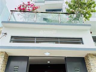 Về quê ở cần bán nhà đường phạm văn chí p1 quận 6 giá 4tỷ090/k58,5m2 (4,5x13m) có sổ sẵn, hẻm 6m