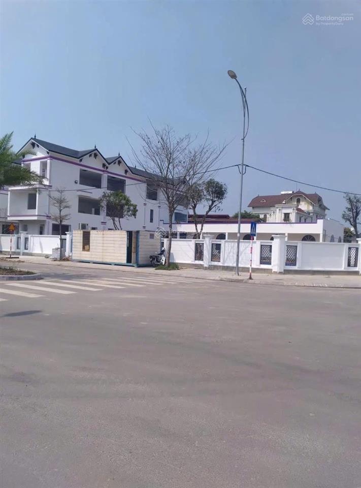 Chính chủ cần bán lô đất sát cổng gần đường quốc lộ 3, cạnh trường mầm non quốc tế. sẵn sổ đỏ