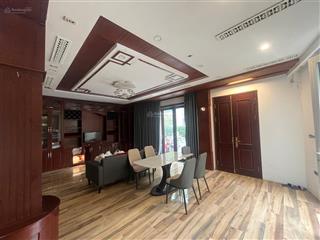 Bán nhà vườn hoàng hoa thám, lô góc, 3 thoáng, 5 ô tô đỗ, sân vườn ngoài trời, văn phòng tuyệt vời