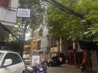 Hoàng cầu 62m2 thang máy, trước nhà ô tô tránh, vào nhà đẹp, gần ga tàu trên cao