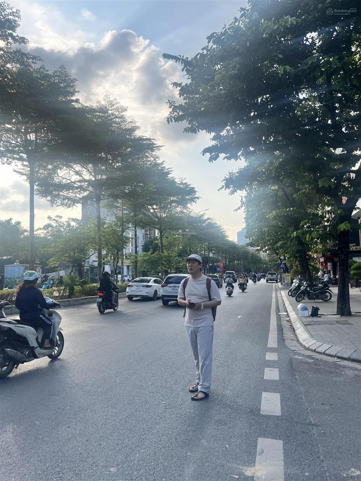 Bán nhà riêng đào tấn mặt tiền rộng, nở hậu, trước nhà 4m, ngõ thông, ô tô tránh vào nhà, hiếm có