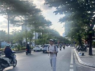 Bán nhà riêng đào tấn mặt tiền rộng, nở hậu, trước nhà 4m, ngõ thông, ô tô tránh vào nhà, hiếm có