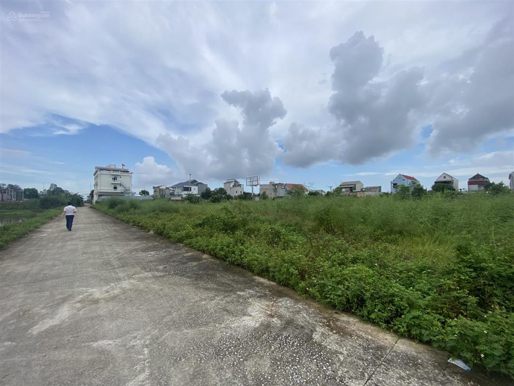 Bán nhanh lô đất tại thị trấn tân phong, nằm sát quốc lộ 1a, thuộc kđt ecopark, xây dựng tự do.
