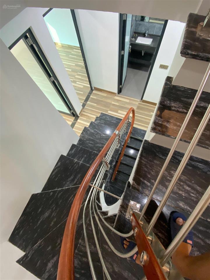 Âu cơ nhà mới kính coong + full nội thất xịn sò, dt 42m2, 3 tầng, mt 5m8 giá chào nhỉnh 3tỷ oto đỗ