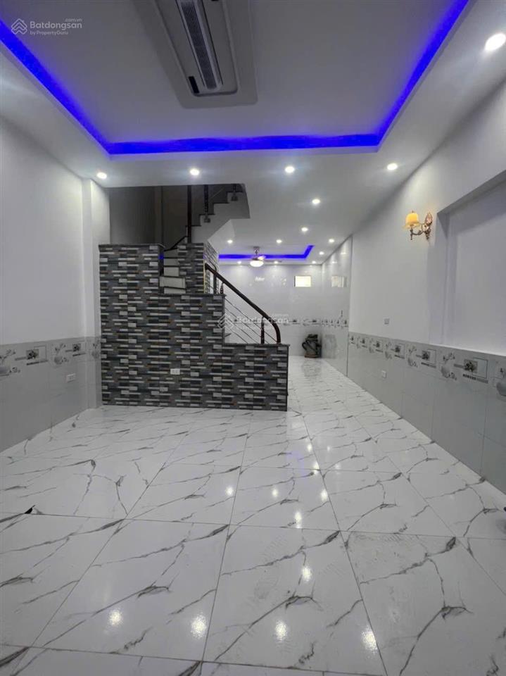 Nhà xây mới + ôtô đỗ cửa bán nhà âu cơ dt 40m2, 4 tầng, mt 4m giá chào 3 tỷ 500 tây hồ.
4 ngủ + 3vs