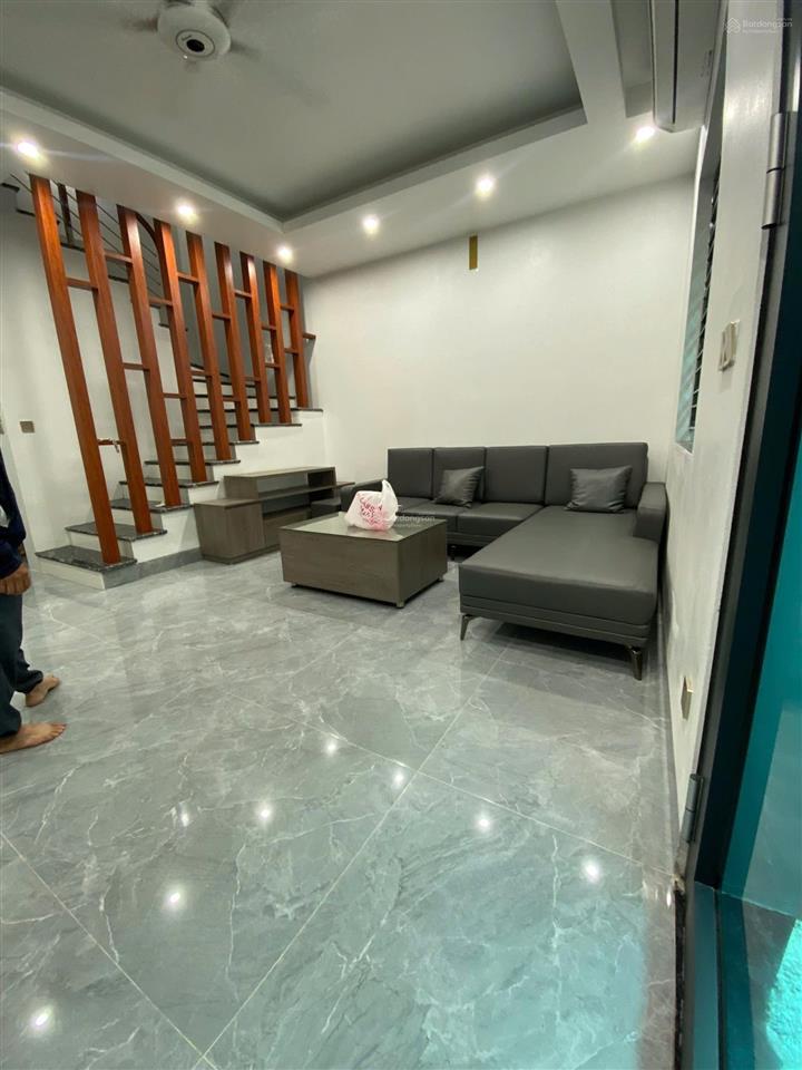 Âu cơ nhà mới kính coong + full nội thất xịn xò.
dt 42m2, 3t, mt 5m8 giá chào nhỉnh 3tỷ ô tô đỗ