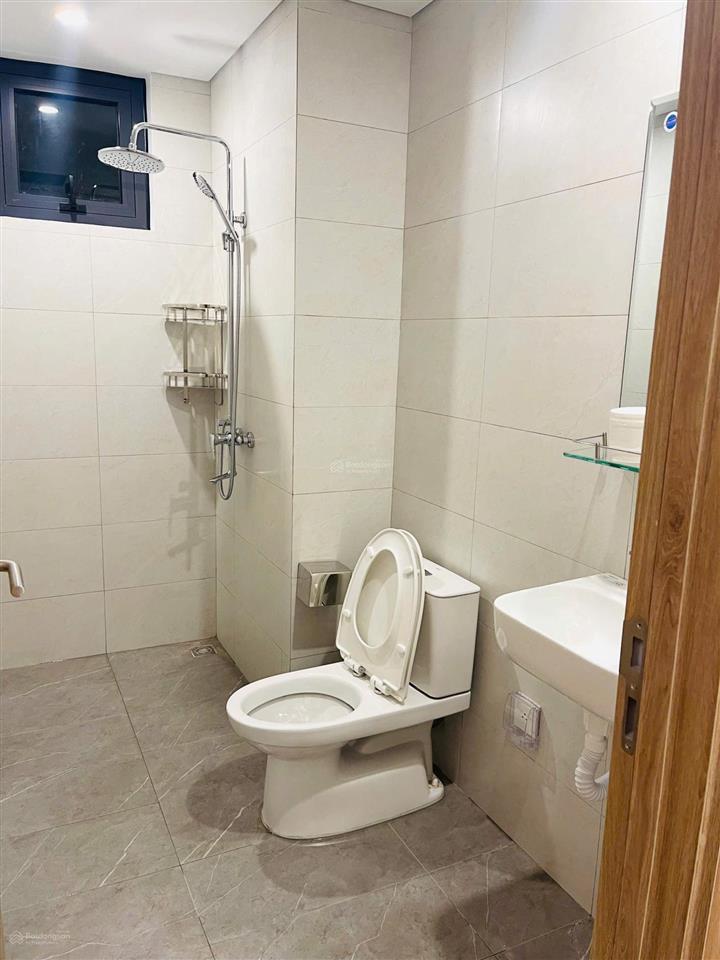 Cho thuê căn 2 ngủ, 2 vệ sinh wisteria full nội thất đẹp nhất wisteria 73m2 vào ở được ngay