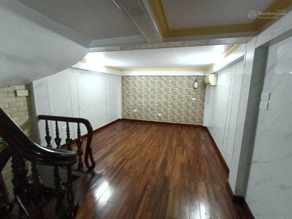 Bán nhà phố tân mai 43m2 5 tầng ô tô đỗ cổng, nội thất gỗ lim không qh