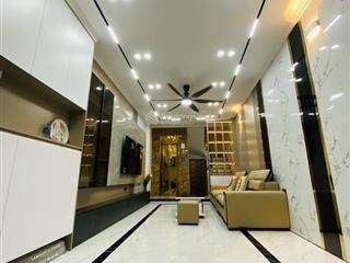 Ngọc thuỵ 9.6 tỷ42m2  6 tầng thang máy  full nội thất  2 thoáng  giếng trời  ô tô đỗ cổng