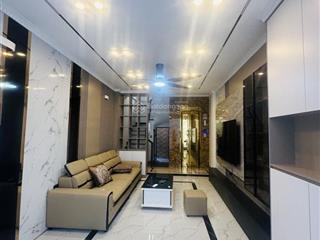 Ngọc thụy dt 39m2 6 tầng  9.3 tỷthang máy vị trí đẹp ngõ thông ô tô đỗ cổng