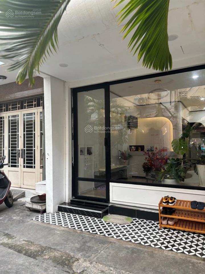 Nhà lê văn sỹ hẻm xe hơi phù hợp mở spa sẵn thiết bị nội thất chuyên ngành 10t5 shr .