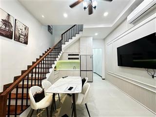 Bán nhà phan đình phùng gần mt  ngang chuẩn chỉ 7t6  49.5m2 sd đủ  có pn trệt / 3pn. sh chuẩn.