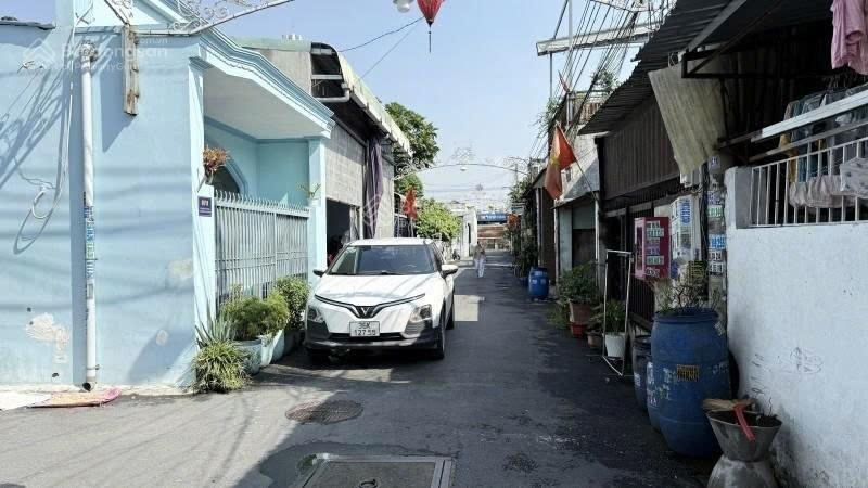 Kho xưởng 2 lầu 200m2 thổ cư 166m2 dĩ an, giá rẻ 6.6 tỷ