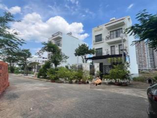 Hàng thơm mặt sau liên phường  đối diện global city  lô đất ngang 9,5m 147m2  giá chỉ 60tr/m2