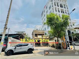 Chủ gửi bán nhà 3 mặt tiền đường quốc hương  ctxd 7 tầng  ngang 11m  gía chỉ 218tr/m2