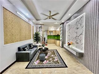 Bán nhà đẹp, gốc đề, minh khai ở ngay, vị trí đỉnh. ôtô đỗ cổng
dt 32m,5 tầng hiện đại, 3phòng ngủ