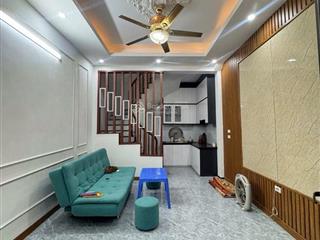 Siêu phẩm vĩnh hưng hoàng mai, dt 27m, 5 tầng, 3 ngủ, full nội thất, 35m ra phố kd sầm uất.