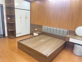 Bán gấp nhà vũ đức thận  long biên 5 tầng nội thất đầy đủ ở ngay giá 5tỷ xíu có gia lộc