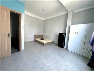 Phòng studio cửa sổ trời ngay ngã tư hàng xanh, rộng 40m2, full nội thất, gần cầu thị nghè, q1