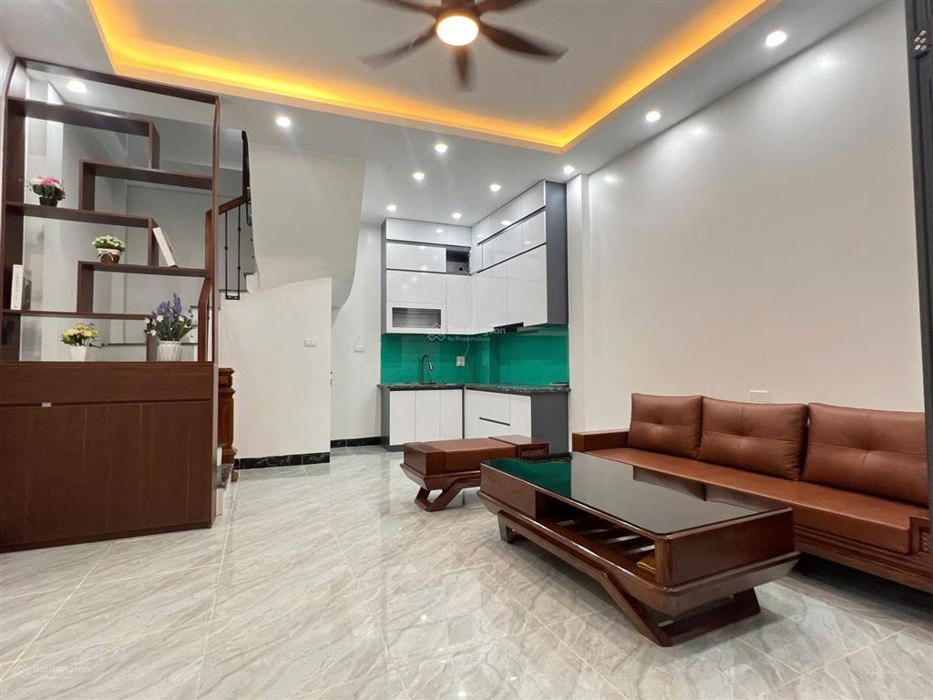 Siêu phẩm quang trung 5 tầng ô tô đỗ cửa chỉ hơn 7 tỷ!