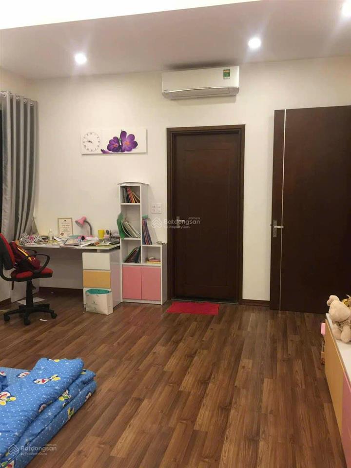 Tôi cần bán biệt thự song lập khu đô thị đặng xá, 2 mặt tiền mỗi mặt tiền 10m, view đẹp