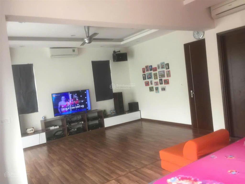 Tôi cần bán biệt thự song lập khu đô thị đặng xá, 2 mặt tiền mỗi mặt tiền 10m, view đẹp