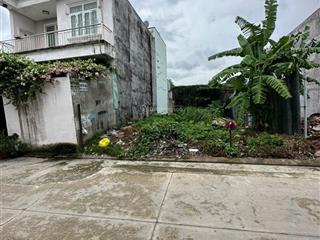 110m2 đất ngay sau chợ đức hoà, trung tâm tt. đức hoà, đường oto
