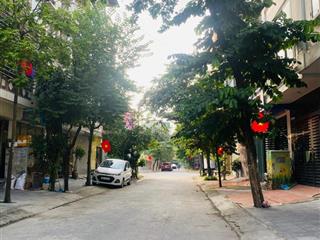 Chính chủ nhờ bán nhà dịch vụ đìa lão,kiến hưng. 50m * 5 tầng * 4m. giá 14 tỷ. phân lô, ô tô tránh