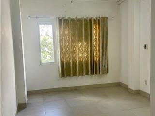 CHO THUÊ PHÒNG LỚN QUẬN 3 - ĐƯỜNG CMT 8 - CHỈ 5 TRIỆU/THÁNG