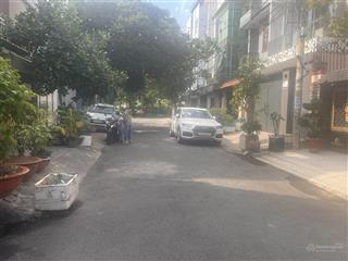 Lô đất khu biệt thự đồng bộ cao cấp dương quảng hàm  p6  gò vấp, dt 5.6x15m, giá 10.2 tỷ bl