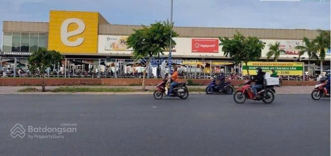 Bán nhà mặt tiền 3 lầu dương quảng hàm  gò vấp  4m x 18m  giá 16.6 tỷ tl