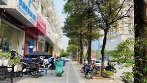 Nhà mặt phố tôn thất thuyết, trần thái tông dt 118m2.xây 5 tầng nổi+1 hầm.(2mặt thoáng,thang máy)