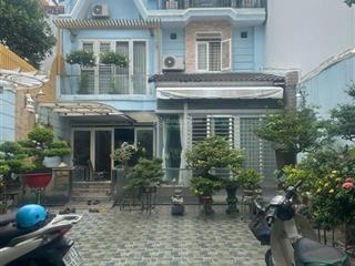 Bán biệt thự 3 tầng, sân vườn 200m2 giữa lòng sài gòn  gần city land  gò vấp, 13, x tỷ