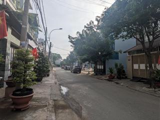 Bán nhà còn mới ở liền 140m2 (6,5mx21m) khu công viên hoàng diệu 2  thủ đức, giá nhô 10 tỷ tl