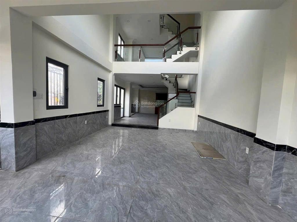 8,2 tỷ nhà mới 4 tầng thủ đức mt đường 12 m cách ql13 chỉ 100m vạn phúc