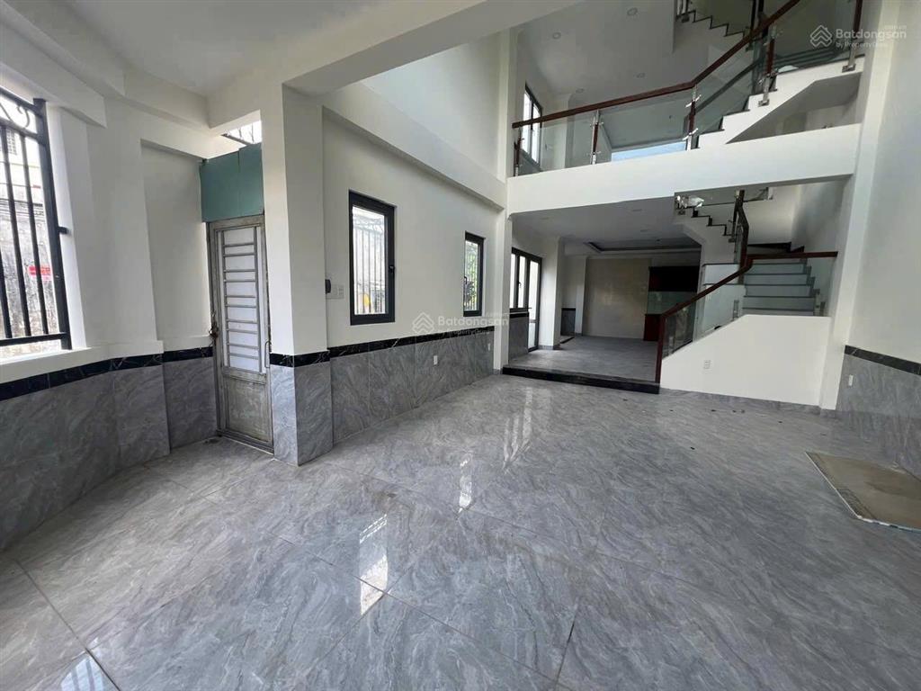 8,2 tỷ nhà mới 4 tầng thủ đức mt đường 12 m cách ql13 chỉ 100m vạn phúc