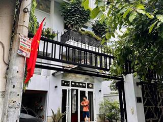 21,5 4 tầng vincom lê văn việt ngã tư thủ đức. hiệp phú 195m 2 9,5 trệt + lững + lẩu +