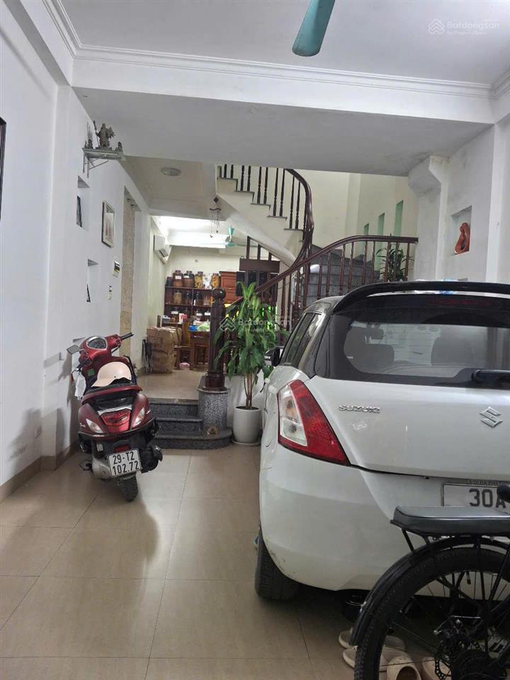 Hàng bè kiến hưng căn duy nhất 50 m2 5 tầng giá tốt 12,5 tỷ