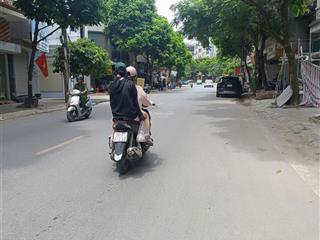 Tòa văn phòng mặt phố  100m²  7 tầng thang máy  mặt tiền 10m  đường 40m
