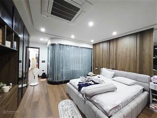 Giảm 4 tỷ mặt phố văn quán 106m2, 6 tầng thang máy chân chung cư