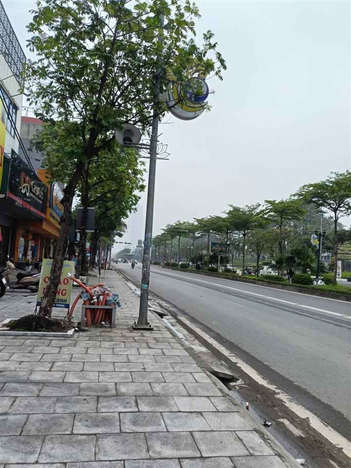 Mặt phố lê trọng tấn  104m  đối diện parkcity  vỉa hè 10m  giá đầu tư